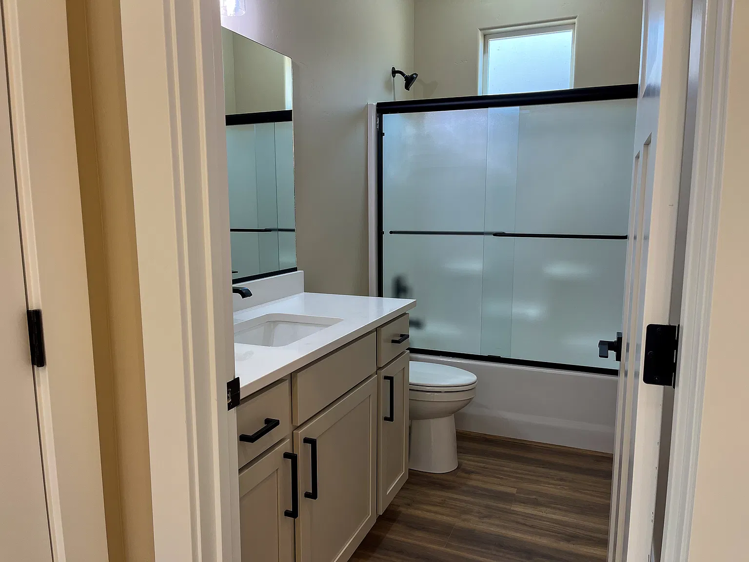 2 bed, 1117 sqft, $3,600 — Photo 3