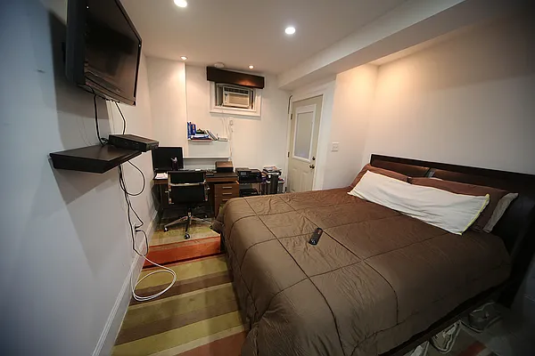 Rented by Metropolitan Realty | media 2