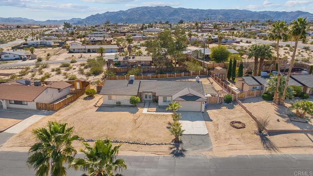 Building Photo - 73853 Playa Vista Dr