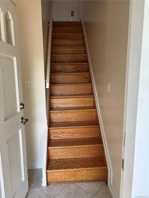 2 bed, 1.0 bath, 1000 sqft, $3,700 — Photo 2