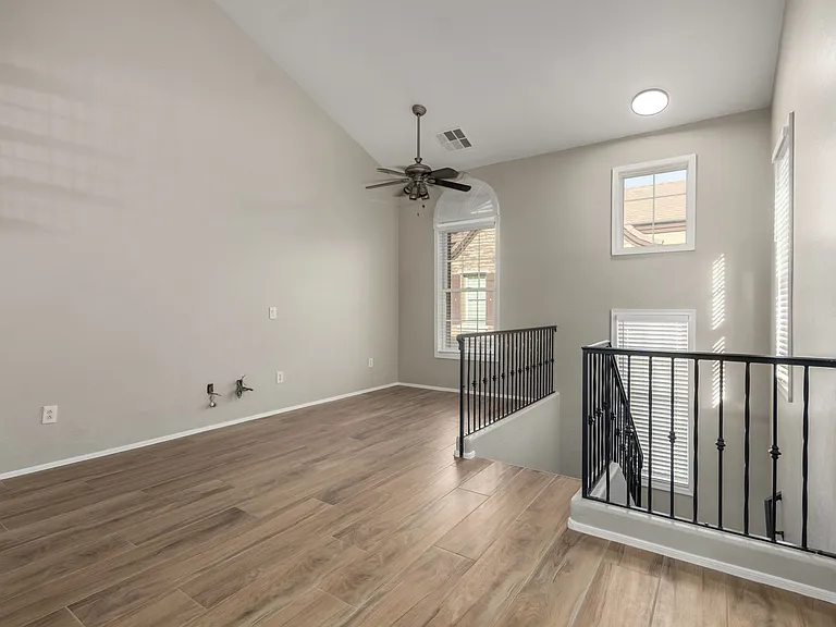 2639 S Harmony Ave — Photo 11