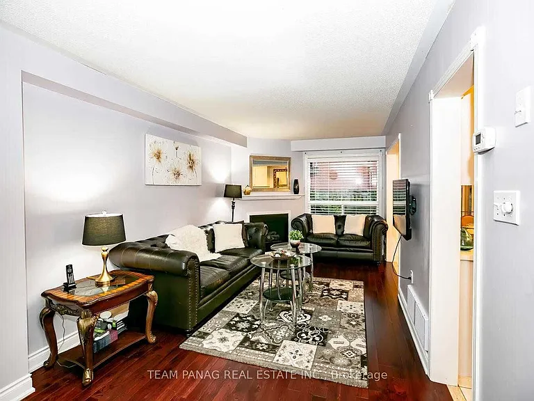 4 Queen Anne Dr — Photo 3