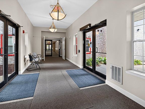 4th image of 955 Liberty Blvd Unit 306