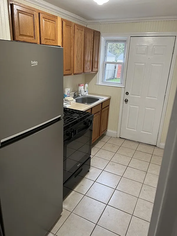 2 bed, 1.0 bath, 900 sqft, $1,700 — Photo 4