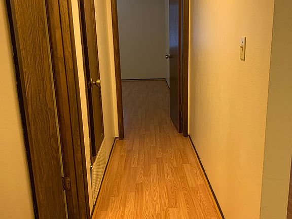 2nd image of 320 Avian Dr APT 5
