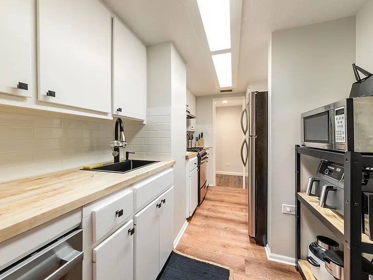 1212 Guadalupe St #301 — Photo 5
