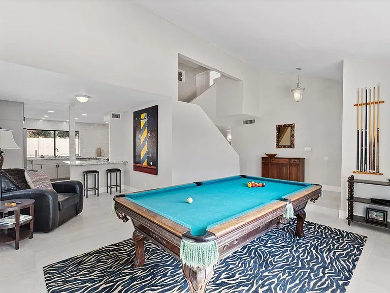 1745 N La Rosa Dr — Photo 2