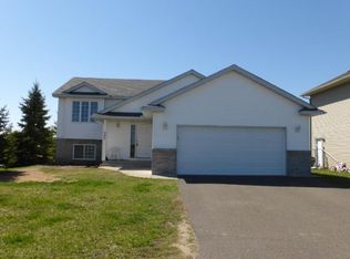 300 Rodeo Dr NW, Isanti, MN 55040