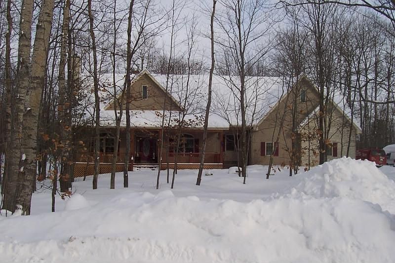 2nd image of 7685 Forest Ln