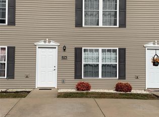 823 Navajo Trl, Warrenton, MO 63383