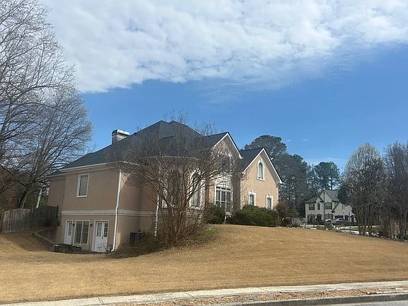 3rd image of 2725 Runnelwood Ln