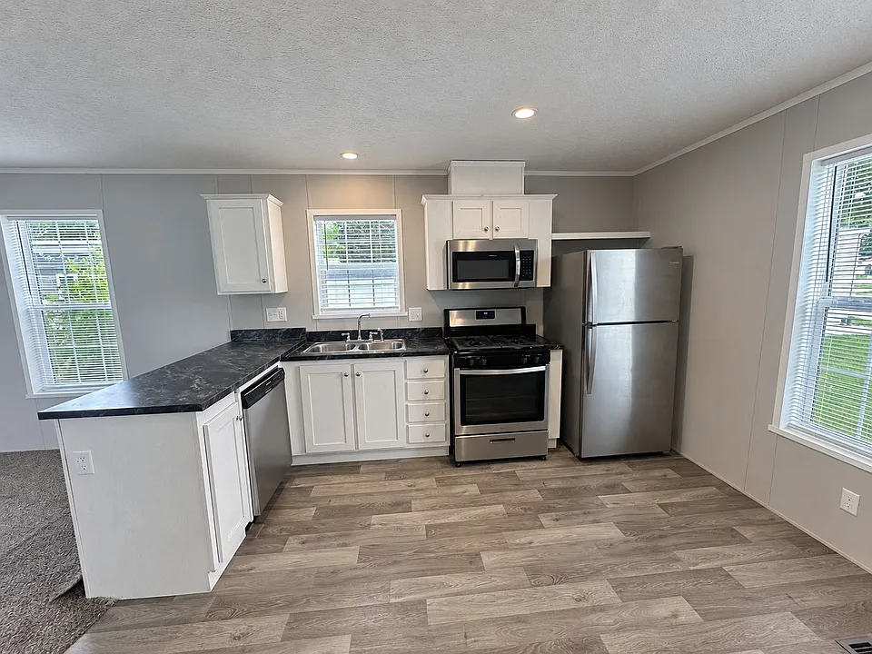 270 Spruce Ave #270