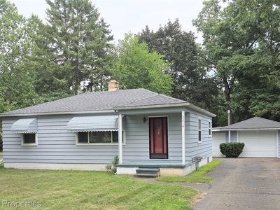 2214 Crane St, Waterford, MI, 48329