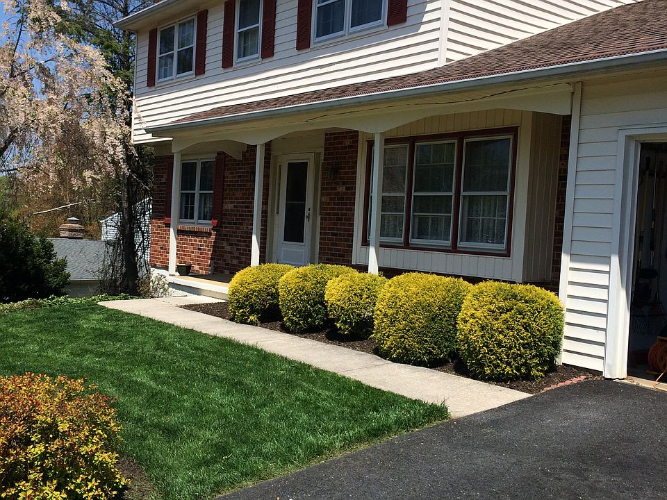 1st image of 527 Cabot Dr