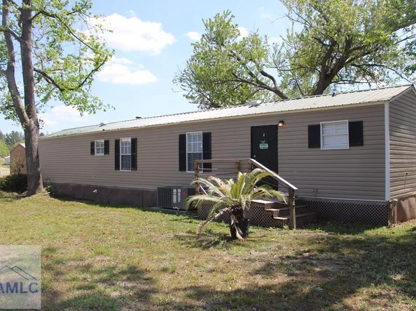 514 Walker Ln, Baxley, GA 31513