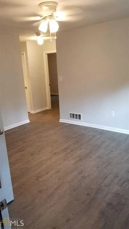 2 bed, 770 sqft, $1,100 — Photo 3