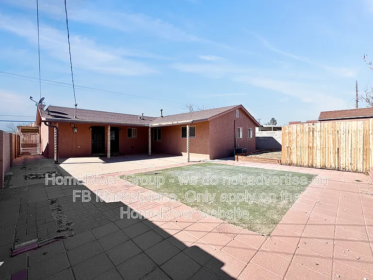 2304 Alamogordo Dr NW — Photo 19