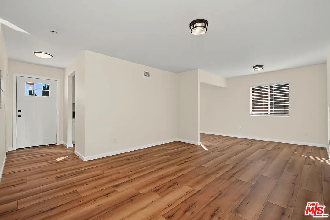 4 bed, 2.0 bath, 1696 sqft, $4,100 — Photo 3