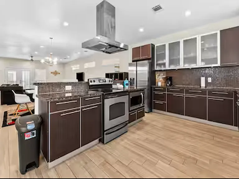 3045 Clinton Dr — Photo 22