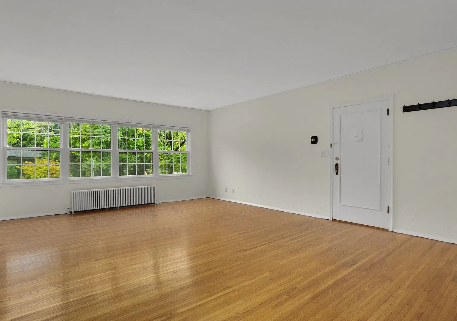 2825 Cedar — Photo 2