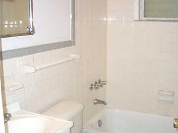 5th image of 3802 Marquette Dr