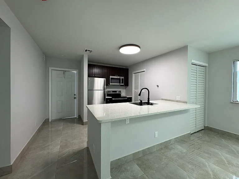 400 NE 30th St #2 — Photo 18