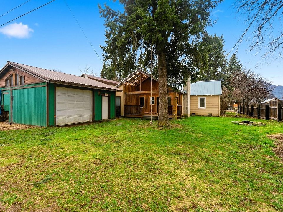 1st image of 210 W 3rd Ave