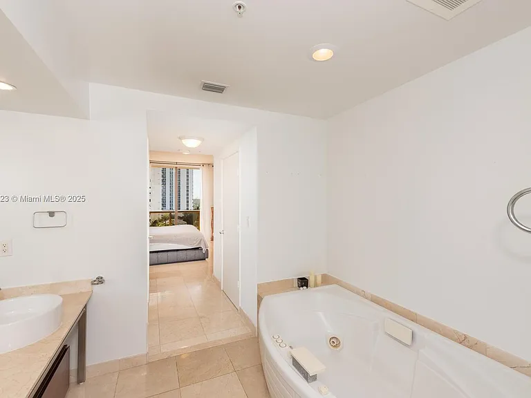16275 Collins Ave #804 — Photo 8