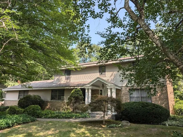 2707 Highbrook Dr, Midland, MI 48642