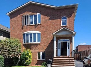 557 Park Pl, Lyndhurst, NJ 07071