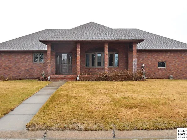 104 Sharon St, Dodge, NE 68633