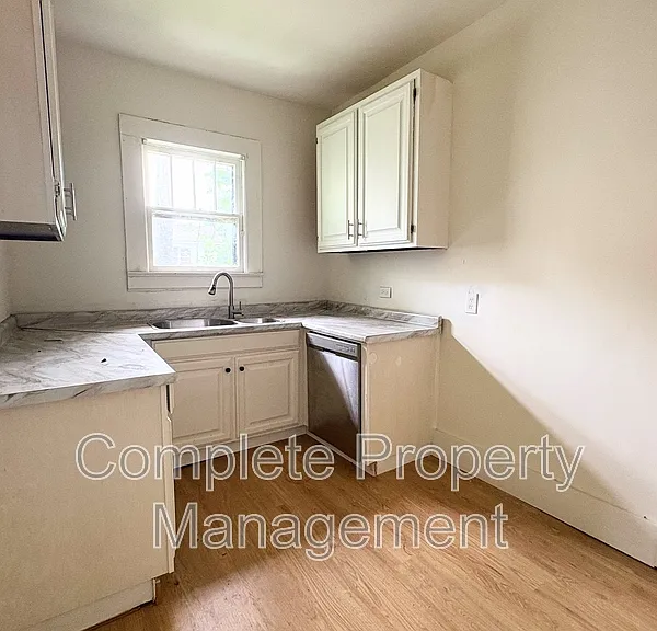 1120 15th Pl SW — Photo 8