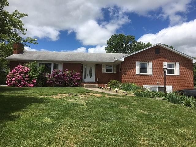 1st image of 2612 Jackson Dr