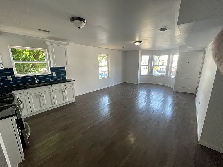 152 Sherman Ave #2 — Photo 2