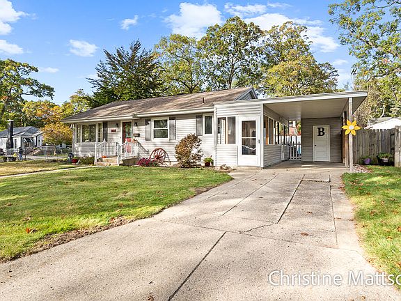 2nd image of 1690 Winchester Dr