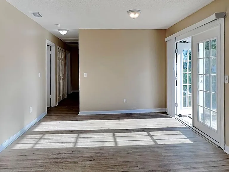 7429 Buck Rd — Photo 1