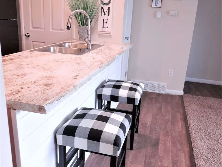 Princeton Square Apartments — Photo 4