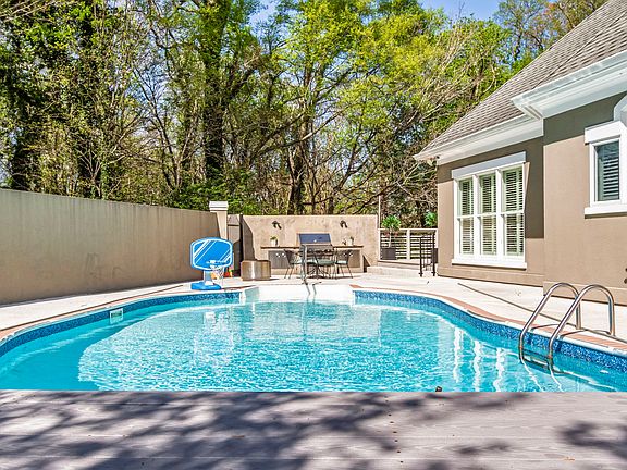 3rd image of 203 Kippsford Pond Rd