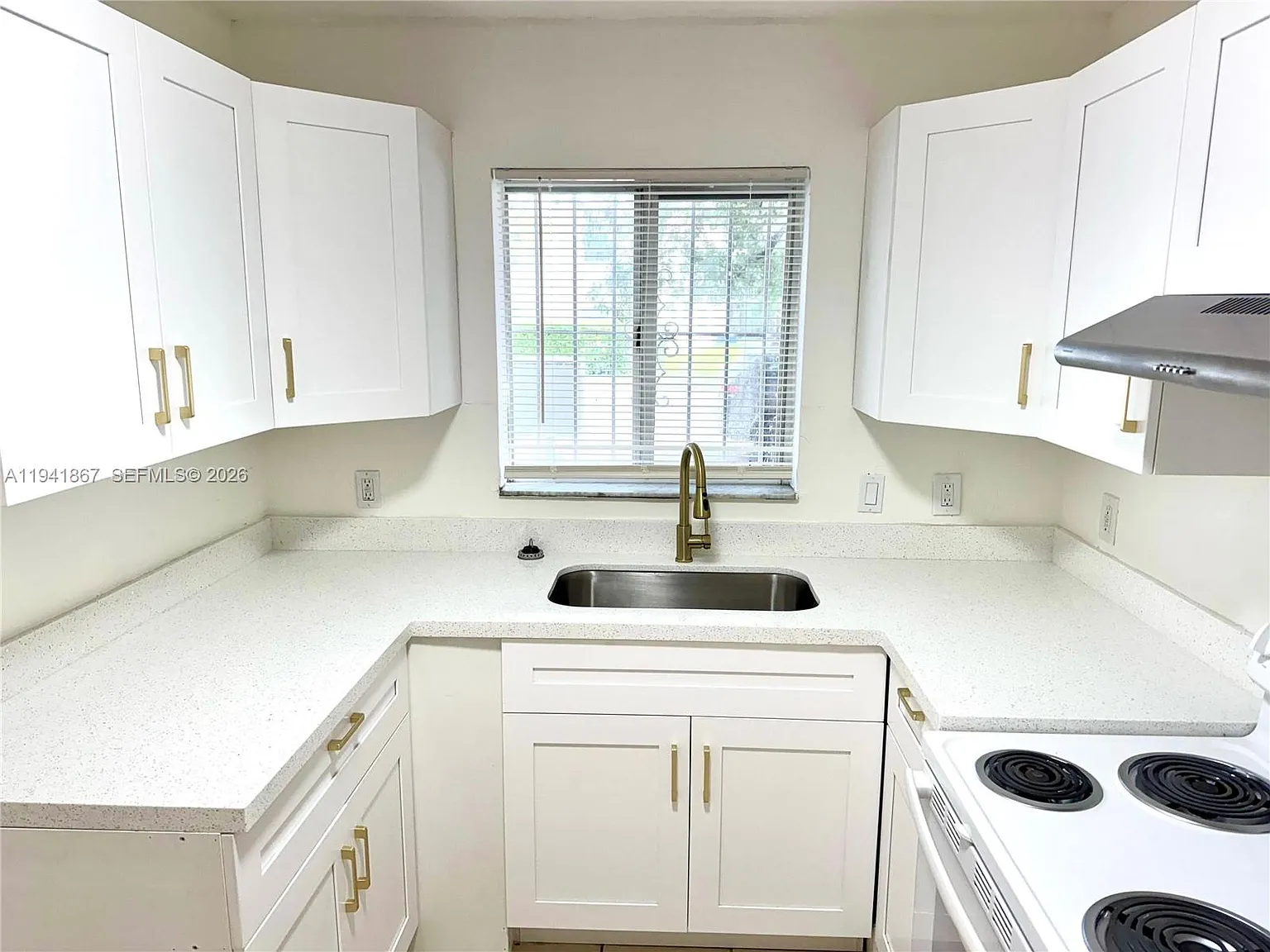 4 bed, 1300 sqft, $2,750 — Photo 2