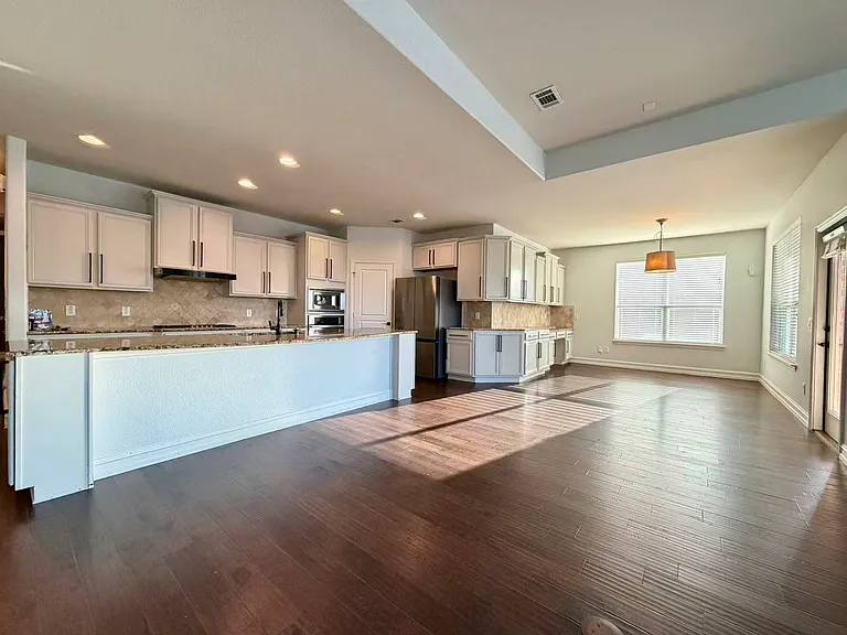 226 Boxwood Ln — Photo 8