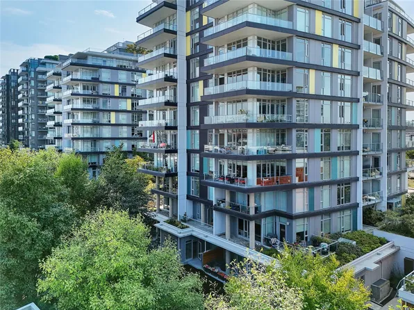 379 Tyee Rd #204, Victoria, BC V9A 0B4