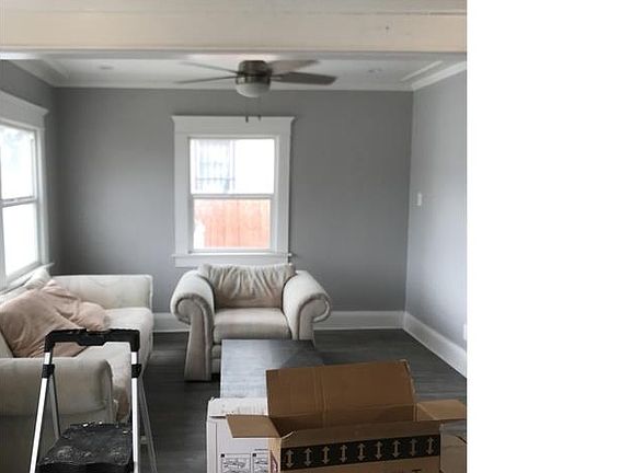 4th image of 1049 W 61st St