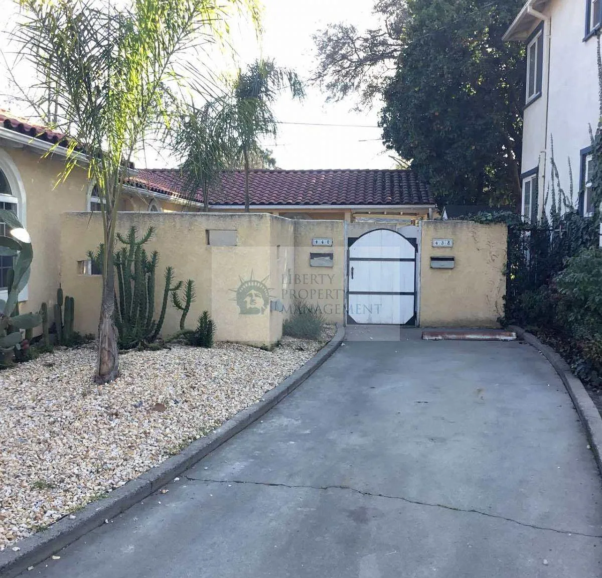 2 bed, 836 sqft, $1,595 — Photo 4