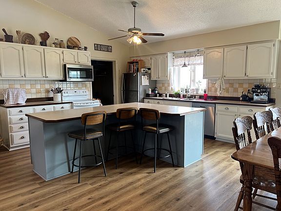 3rd image of 2570 Stagecoach Rd