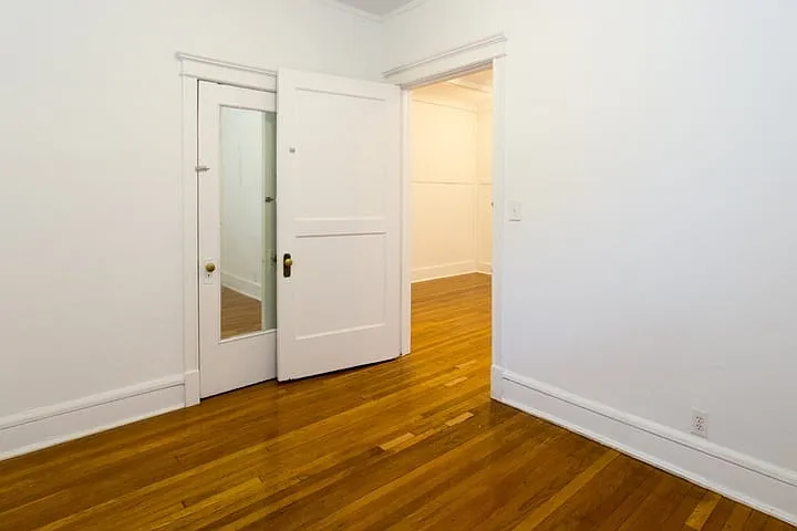 1358 E. 58th Street — Photo 12