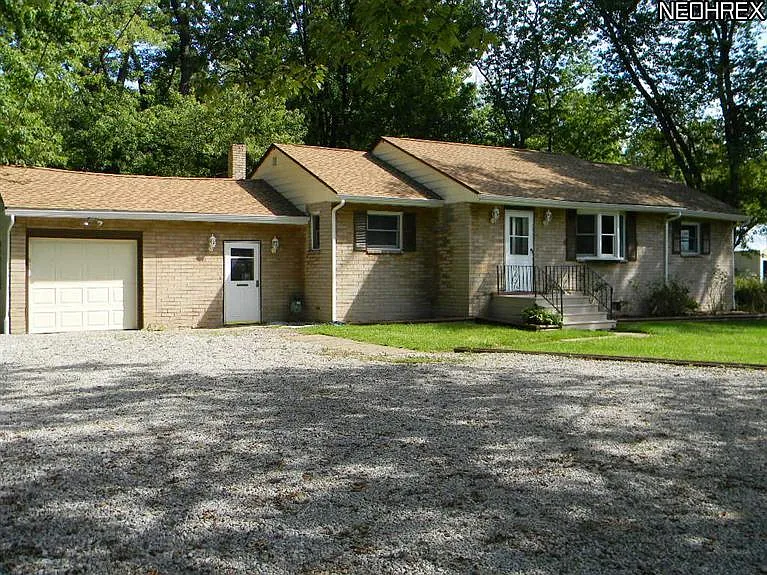 7571 Stearns Rd photo 1