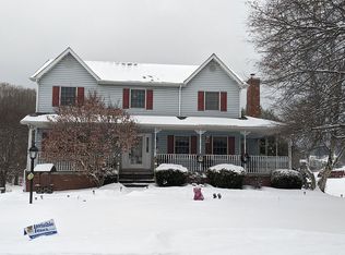 8 Brook Valley Dr, Harrison City, PA 15636
