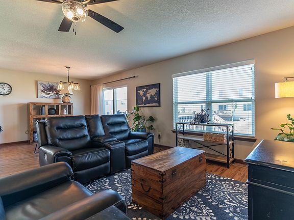 4th image of 4752 Loren Dr
