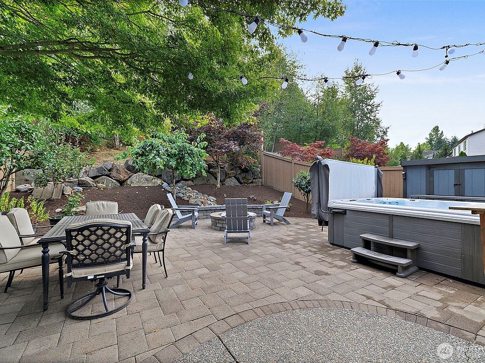 1st image of 6912 Silent Creek Avenue SE