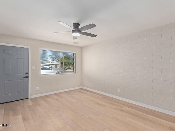 5th image of 2243 W SUNNYSIDE Avenue
